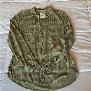 American Eagle Camo Button Up